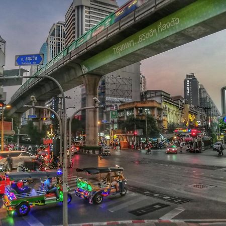 Nysa Hotel Bangkok Sukhumvit 11 Exteriör bild The station in 2019