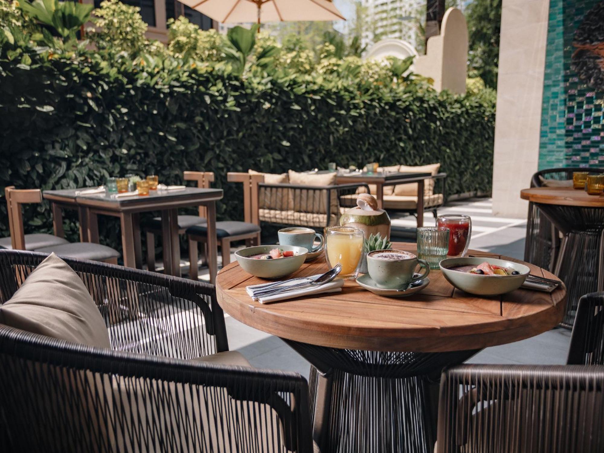 Nysa Hotel Bangkok Sukhumvit 11 Exteriör bild The Terrace at The Standard East Village