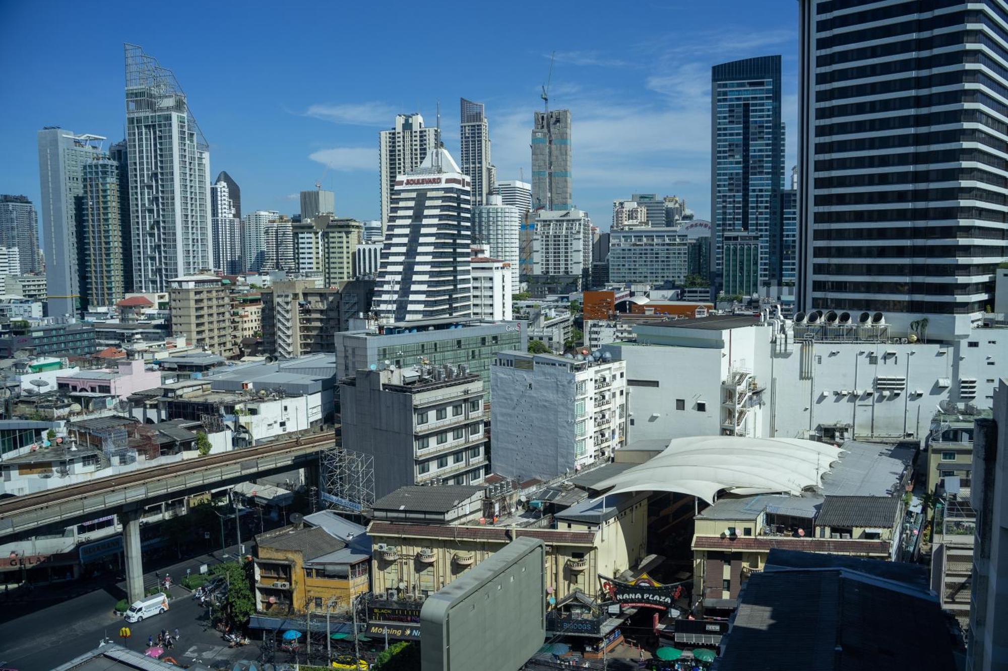 Nysa Hotel Bangkok Sukhumvit 11 Exteriör bild San Diego skyline